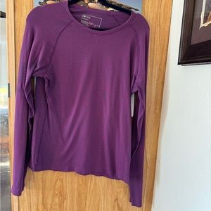 Large salta unknown color, purple with blue flecks